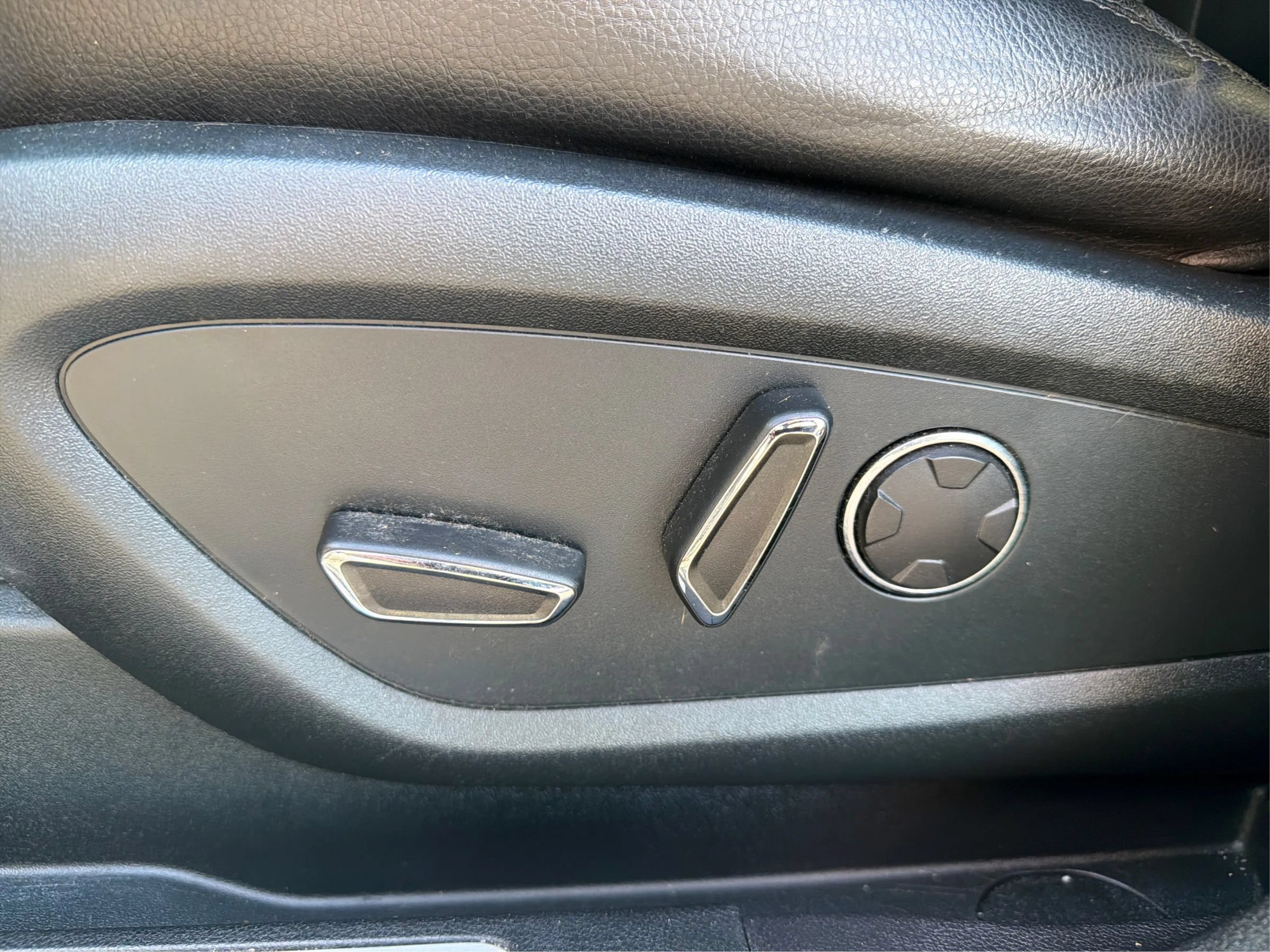 Used 2019 Lincoln MKC Premiere AWD/4WD image 23
