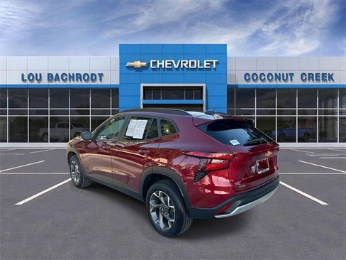 Used 2024 Chevrolet Trax LT image 6