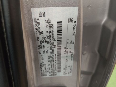 Used 2017 Ford Escape Titanium image 33