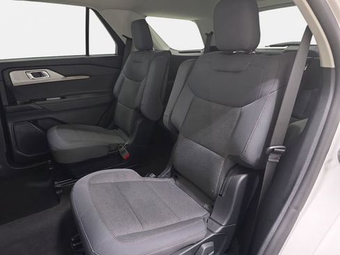 Used 2026 Ford Explorer Active AWD/4WD image 13