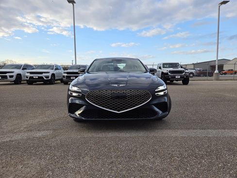 Used 2025 Genesis G70 2.5T image 2