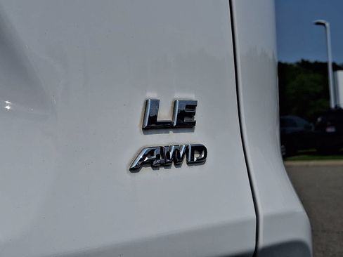 Certified 2019 Toyota RAV4 LE AWD/4WD image 33