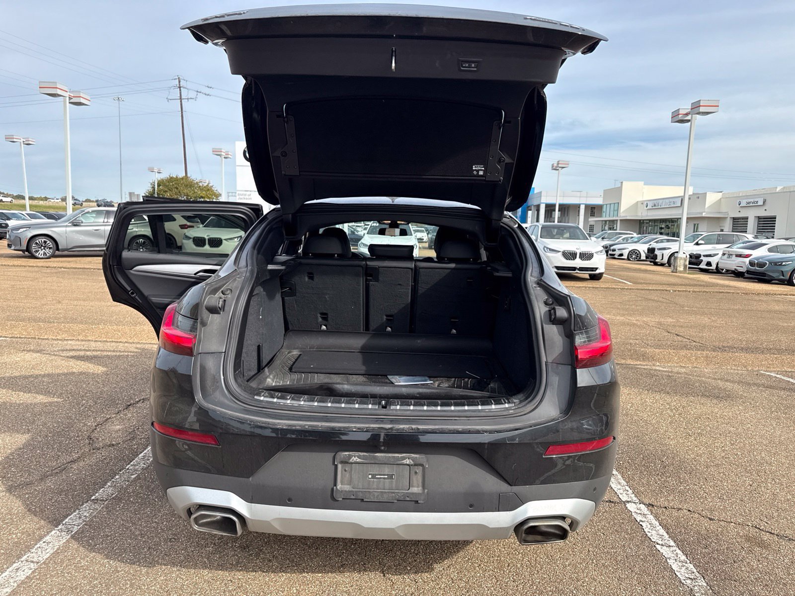Certified 2024 BMW X4 xDrive30i w/ Premium Package AWD/4WD image 9