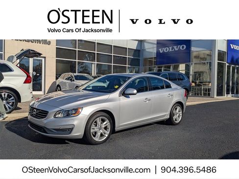 Used 2015 Volvo S60 T5 Platinum image 1