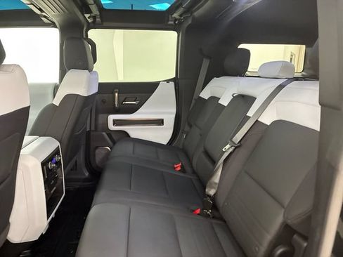 Certified 2025 GMC Hummer EV 3X w/ LPO, Cargo Utility Package AWD/4WD image 18