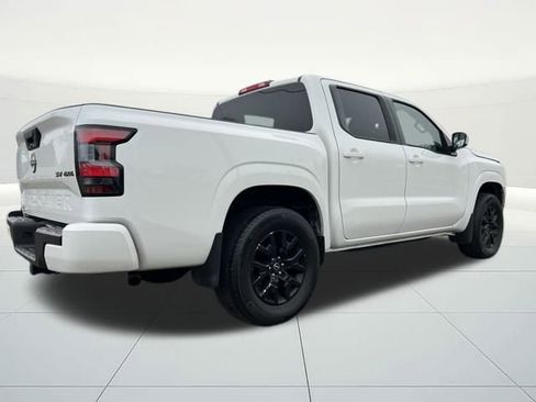 Used 2022 Nissan Frontier SV image 5