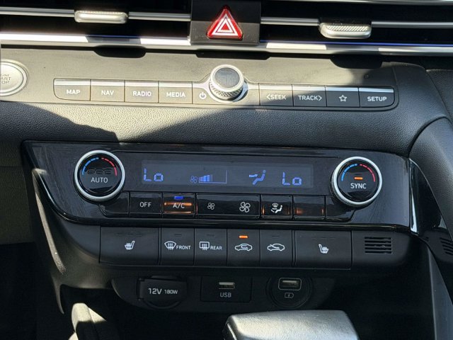 Used 2021 Hyundai Elantra Limited FWD image 19