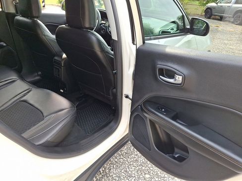 Used 2018 Jeep Compass Latitude w/ Popular Equipment Group image 14