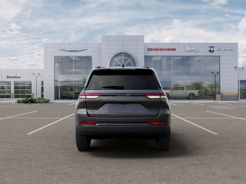 New 2025 Jeep Grand Cherokee Limited w/ Black Appearance Package AWD/4WD image 8