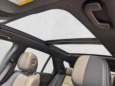 Certified 2025 Mercedes-Benz GLE 450 4MATIC image 15