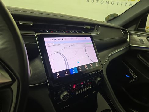 Used 2022 Jeep Grand Cherokee L Overland w/ Advanced Protech Group III image 21