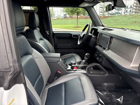 Used 2024 Ford Bronco Outer Banks AWD/4WD image 23