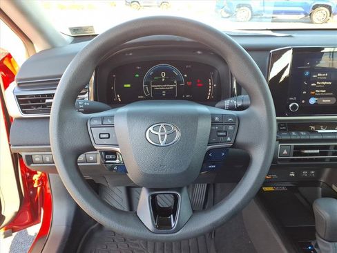 Certified 2025 Toyota Camry LE image 21