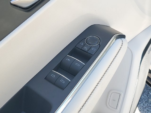 Used 2024 GMC Acadia Denali FWD image 28