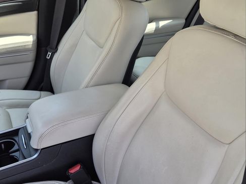 Used 2021 Chrysler 300 Touring L RWD image 21
