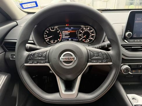 Used 2020 Nissan Altima 2.5 S FWD image 15