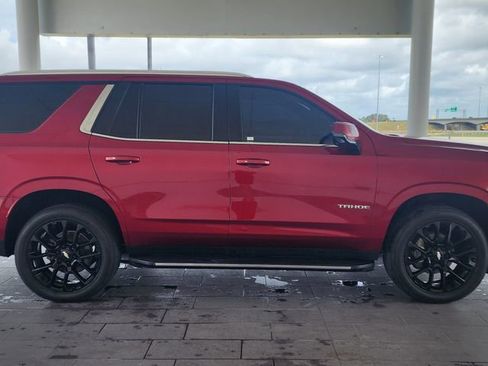 Used 2022 Chevrolet Tahoe LT w/ Luxury Package image 5