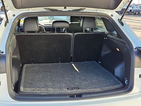 Certified 2023 Volkswagen Atlas Cross Sport SE image 7