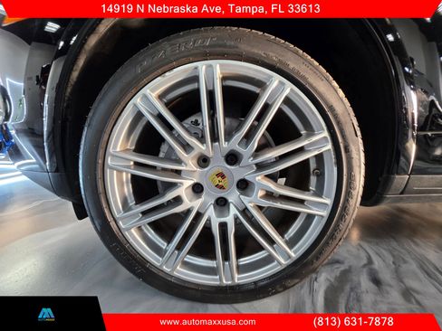 Used 2018 Porsche Cayenne Platinum Edition w/ Premium Package AWD/4WD image 38