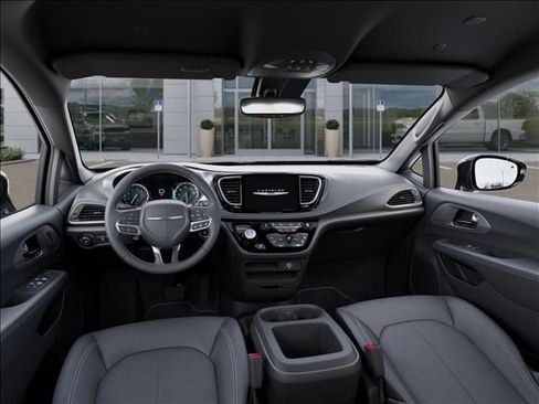 New 2026 Chrysler Pacifica Select image 16