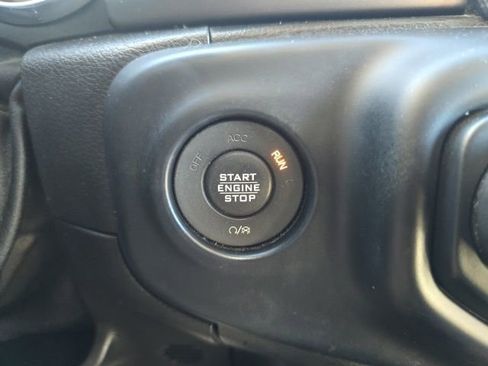 Used 2018 Jeep Wrangler Unlimited Sport S AWD/4WD image 18