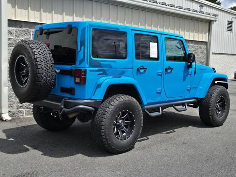 Used 2017 Jeep Wrangler Unlimited Sahara AWD/4WD image 9