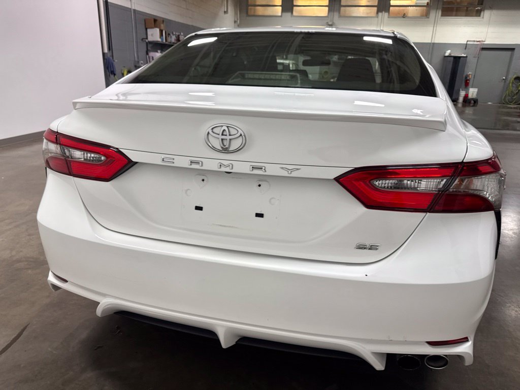 Used 2018 Toyota Camry SE FWD image 4
