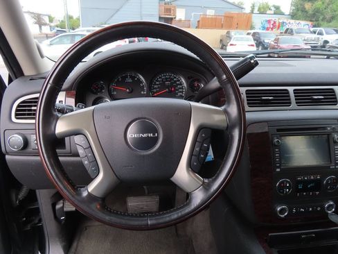 Used 2008 GMC Yukon Denali AWD/4WD image 16