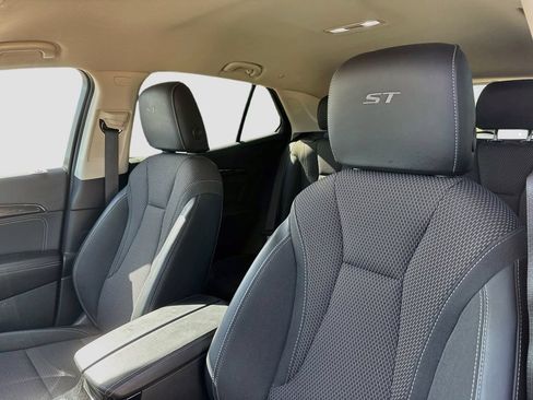 Used 2023 Buick Envision Preferred w/ Sport Touring Package FWD image 12