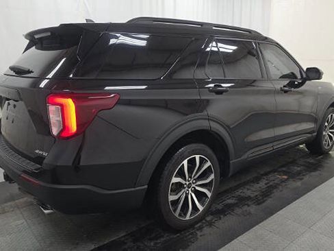 Used 2022 Ford Explorer ST-Line w/ Class IV Trailer Tow Package image 2