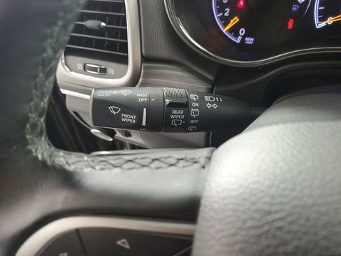 Used 2019 Jeep Grand Cherokee Limited image 15