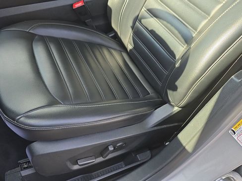 Used 2021 Ford Edge SEL image 11