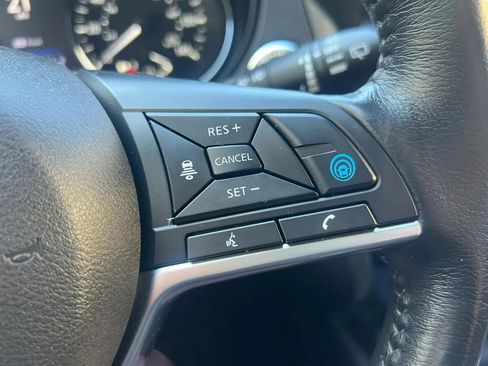 Used 2019 Nissan Rogue SV w/ Sun & Sound Touring Package AWD/4WD image 21