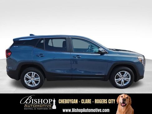 Used 2024 GMC Terrain SLE AWD/4WD image 10