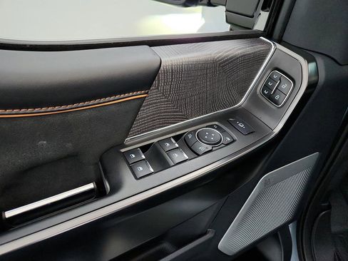 Used 2024 Ford F450 Platinum w/ FX4 Off-Road Package image 22