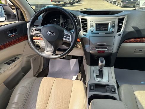 Used 2012 Subaru Outback 2.5i Limited w/ Moonroof Pkg AWD/4WD image 9