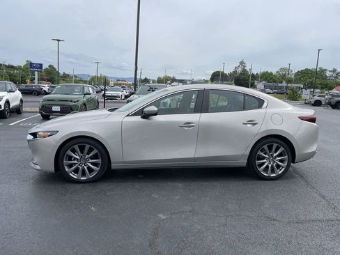 Used 2024 MAZDA MAZDA3 s FWD image 3