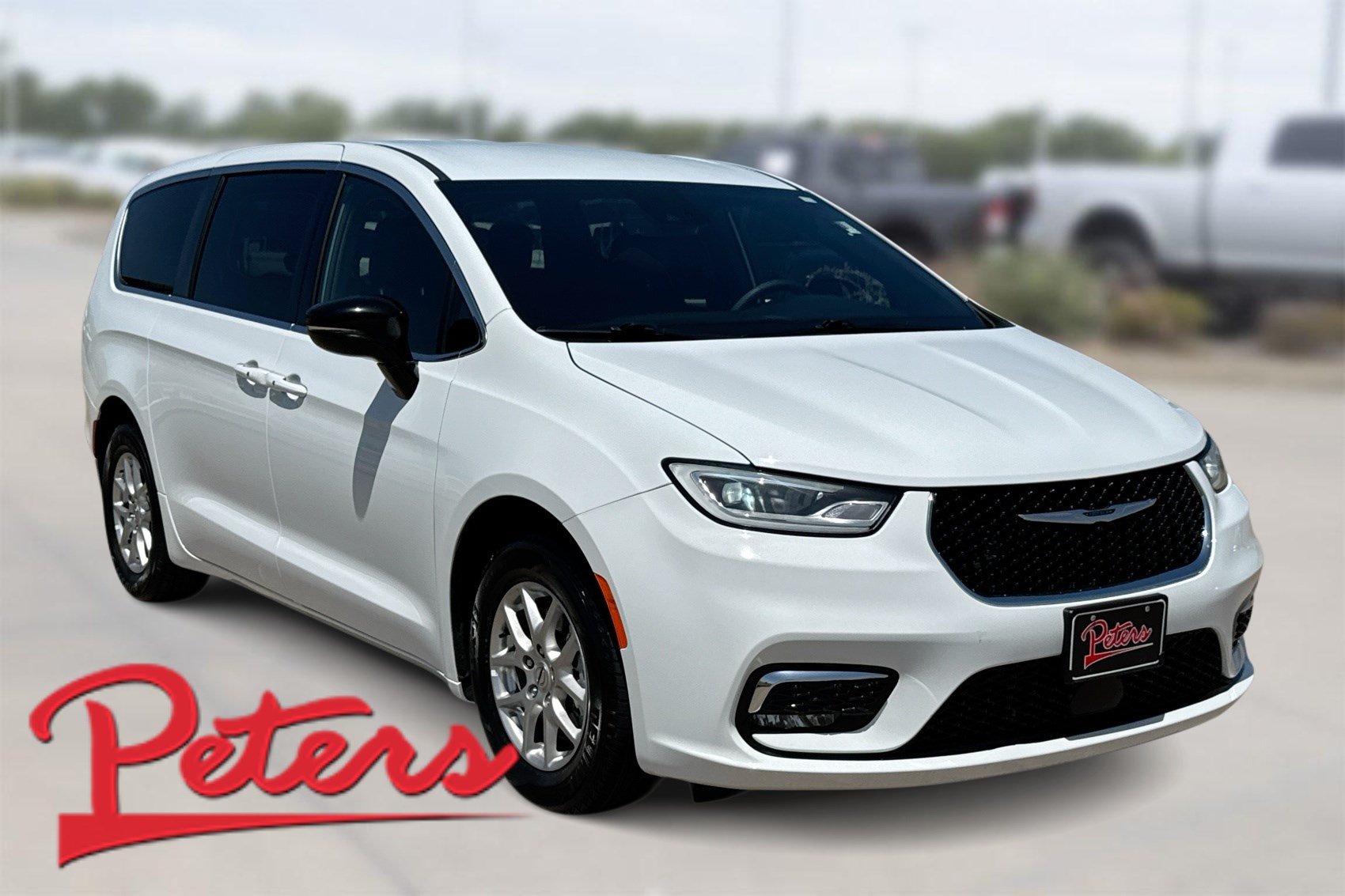 Used 2025 Chrysler Pacifica Select FWD image 1