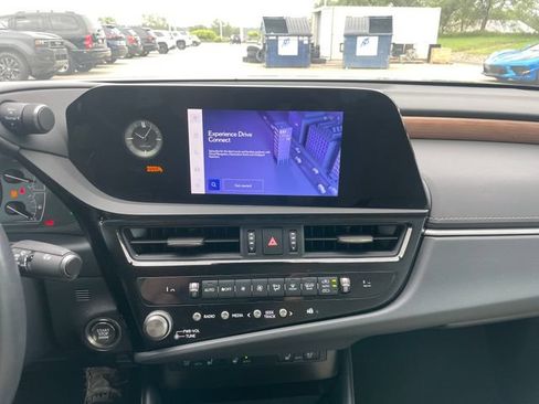 Used 2025 Lexus ES 350 w/ Premium Package FWD image 12