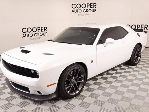 Used 2023 Dodge Challenger R/T Scat Pack image 9