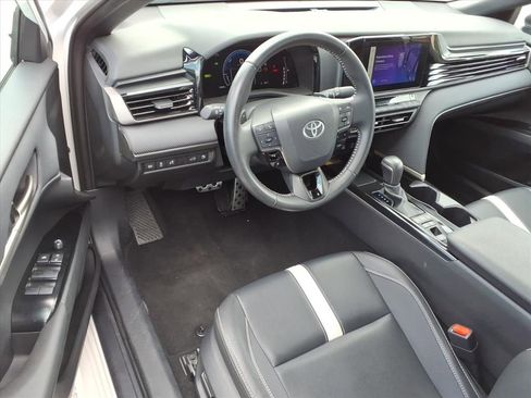 Certified 2025 Toyota Camry SE FWD image 17