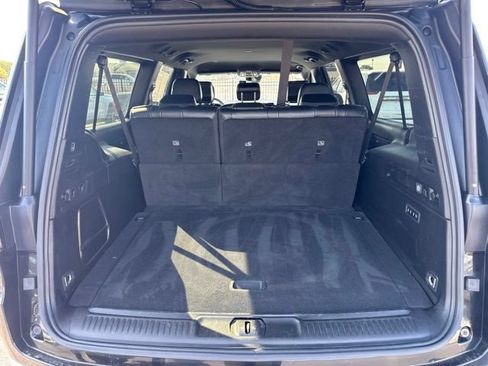 Used 2024 Jeep Wagoneer L Series II w/ Flexible Seating Group AWD/4WD image 5