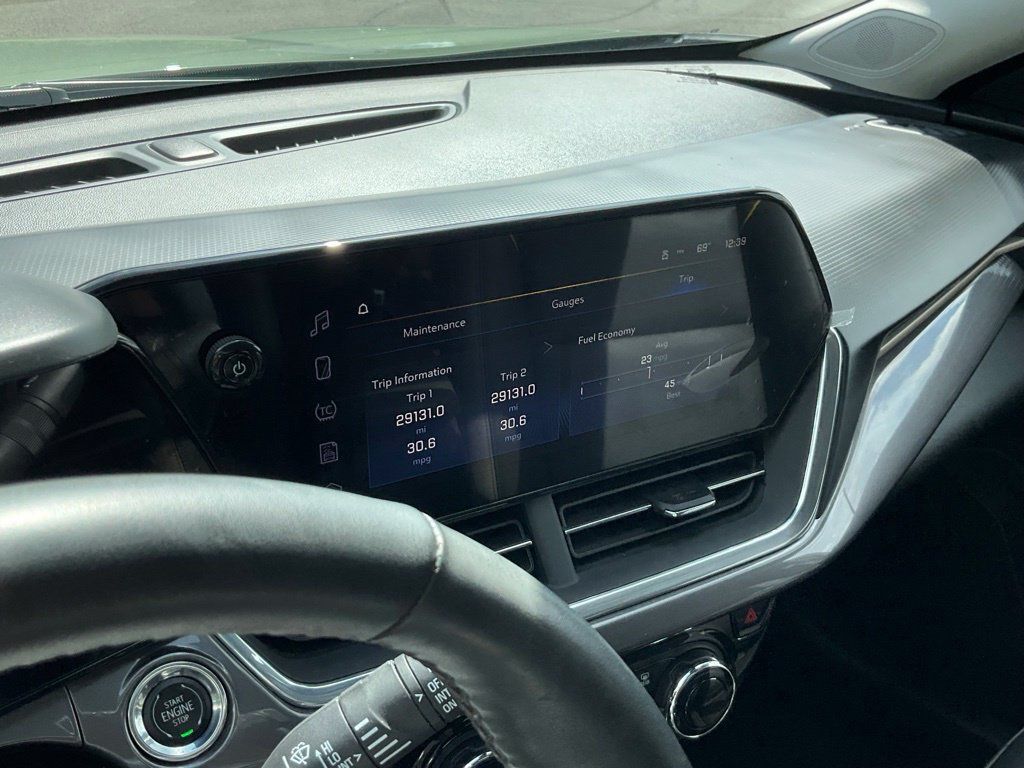 Used 2024 Chevrolet Trax ACTIV w/ Sunroof Package FWD image 8