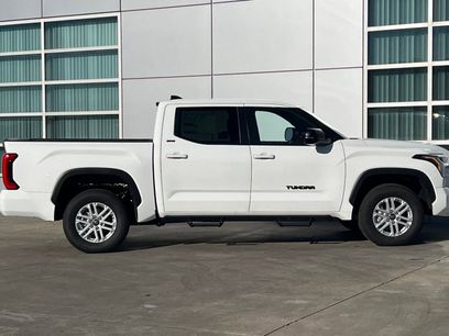 New 2026 Toyota Tundra SR5 w/ SR5 Premium Package