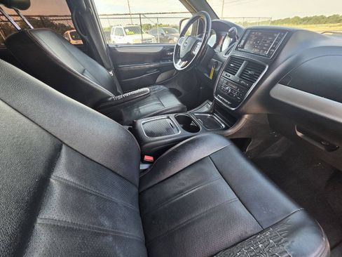 Used 2018 Dodge Grand Caravan GT FWD image 4