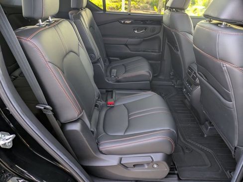 Certified 2025 Honda Pilot TrailSport image 20