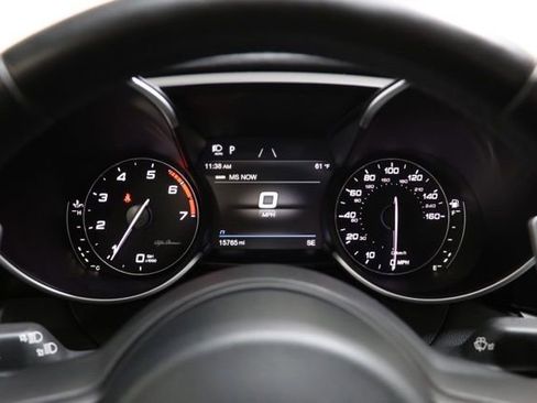 Used 2023 Alfa Romeo Giulia Veloce RWD image 24