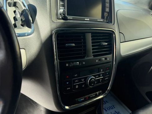 Used 2019 Dodge Grand Caravan GT w/ Safety Sphere Group FWD image 14