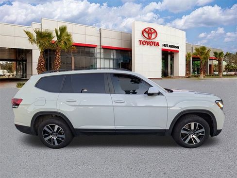 Used 2022 Volkswagen Atlas SE image 3
