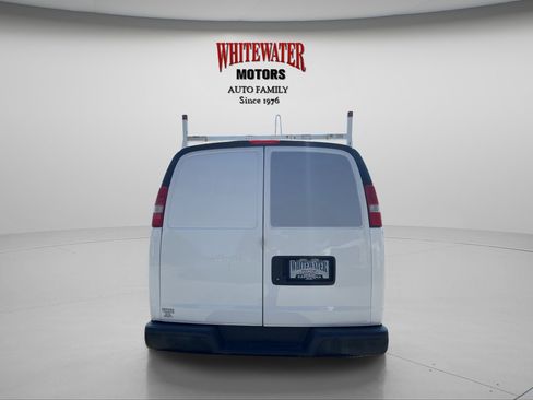 Used 2017 Chevrolet Express 2500 image 4